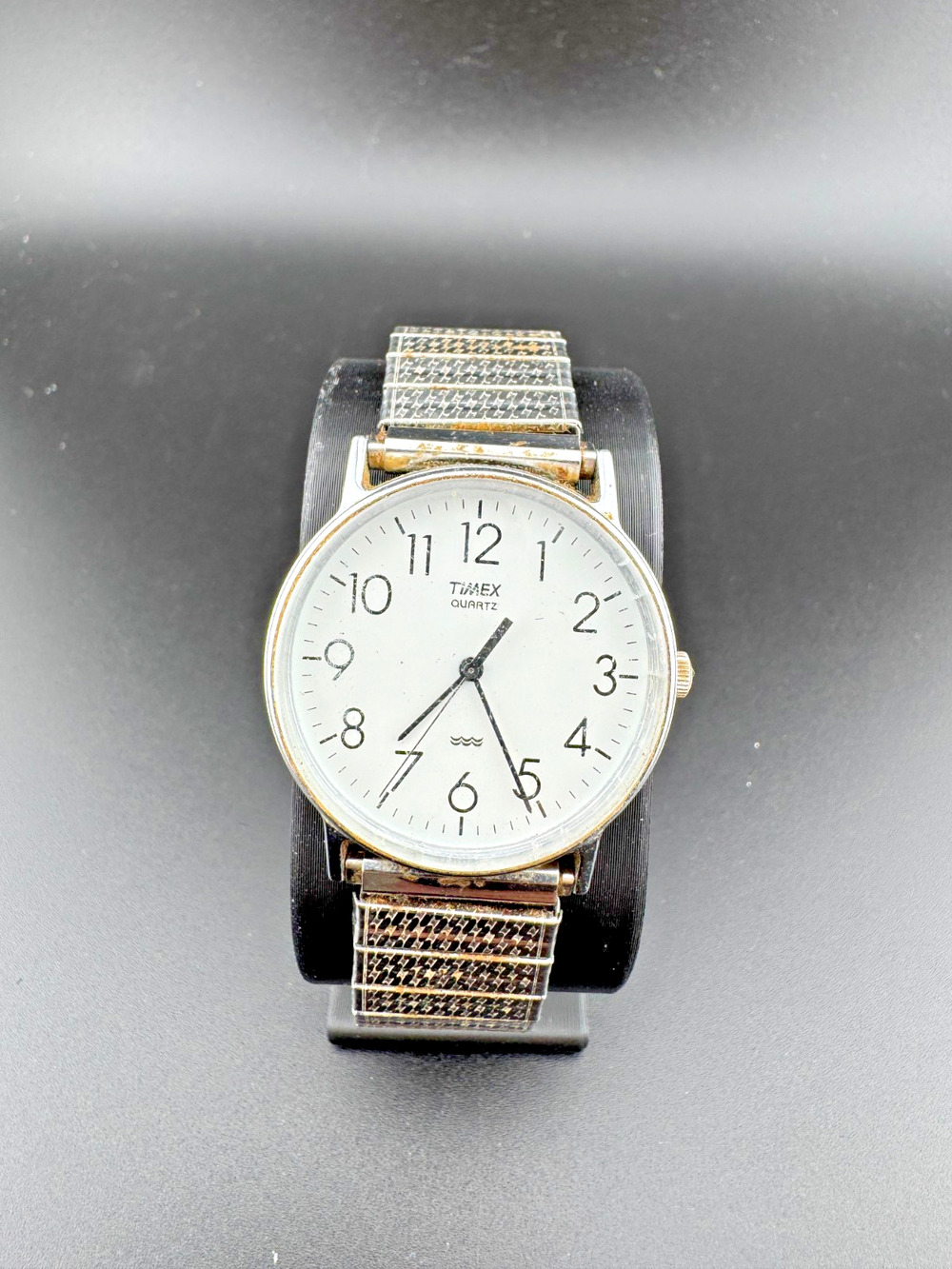 Vintage Timex Quartz Men's Watch White Dial Houndstooth